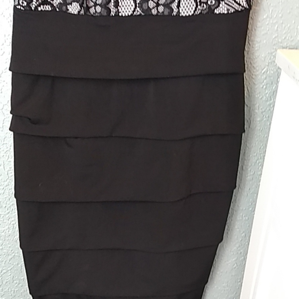 Dress - Picture 4 of 5